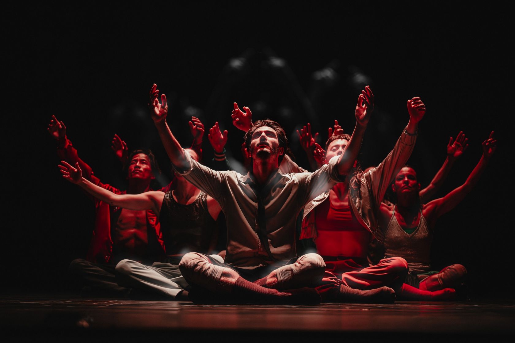 Publika je gromoglasnim pljeskom nagradila moćan, hipnotizirajući nastup Gauthier Dance Company